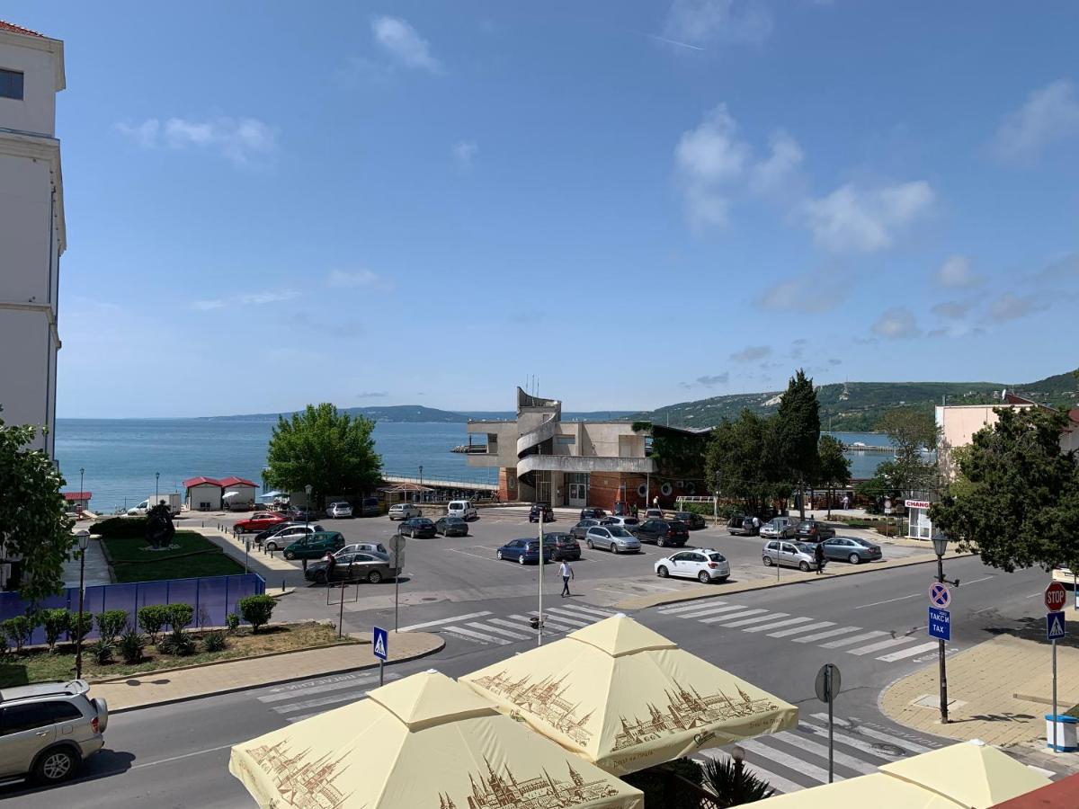 Sea Square Hotel Baltsjik Eksteriør bilde