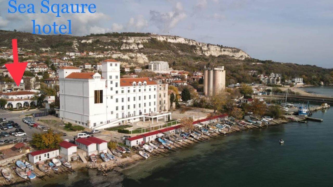 Sea Square Hotel Baltsjik Eksteriør bilde